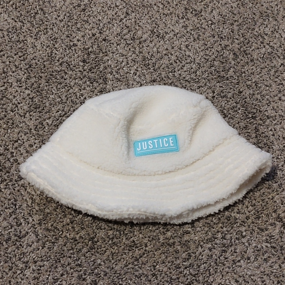 Girls Fuzzy Justice Bucket hat